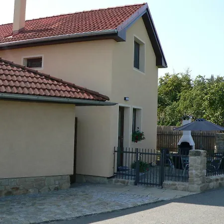 U Křivánků 1 *